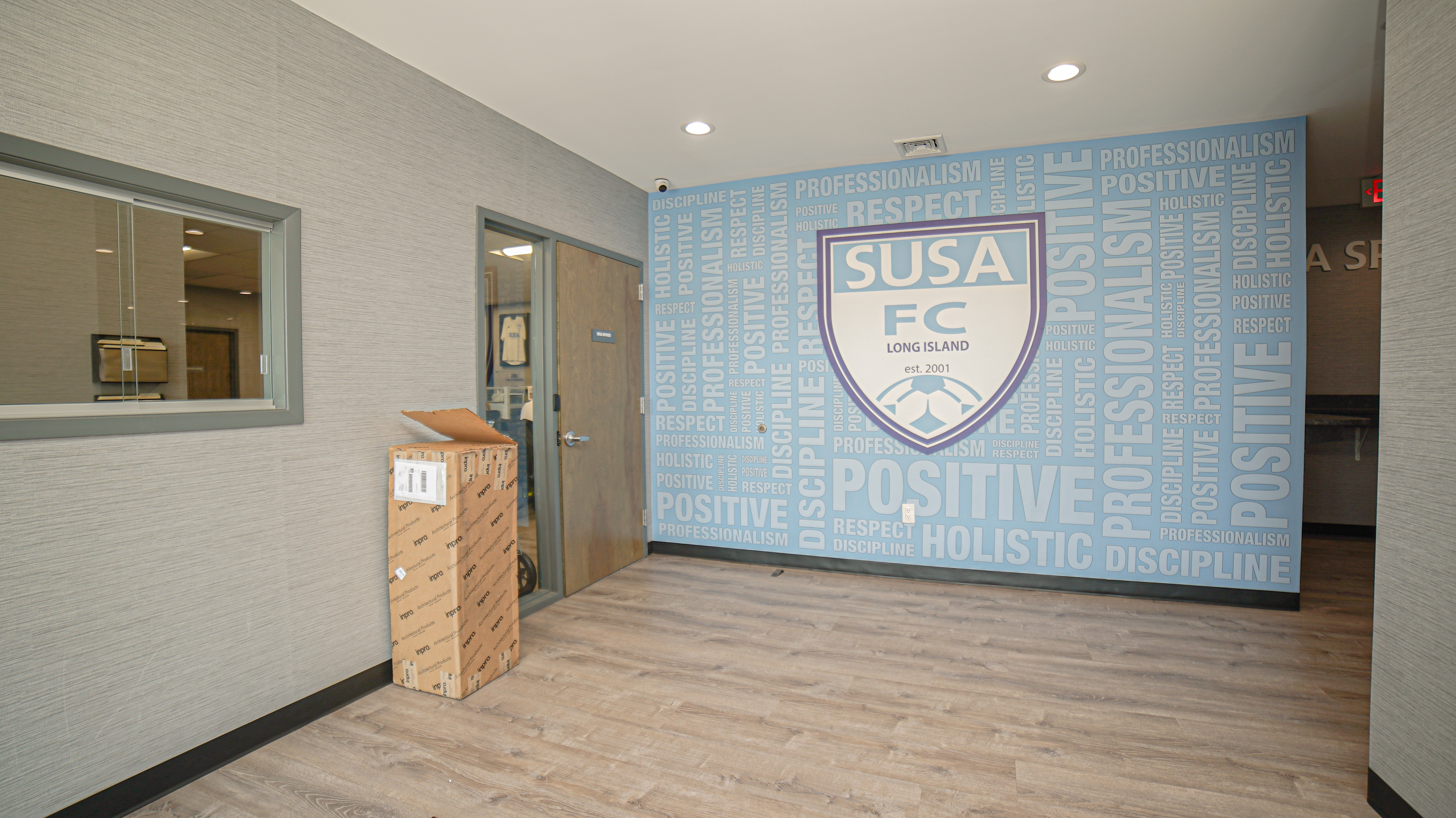 Interior Entry Wall – Pivotal Builder